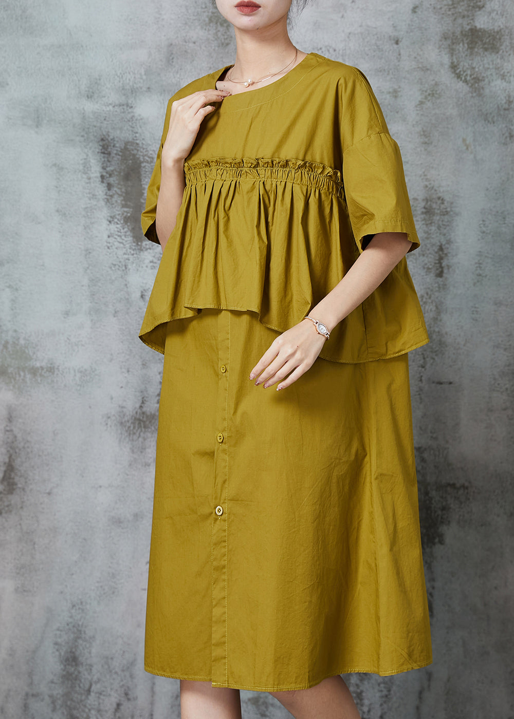 Beautifully Finished Dress in a Timeless Design