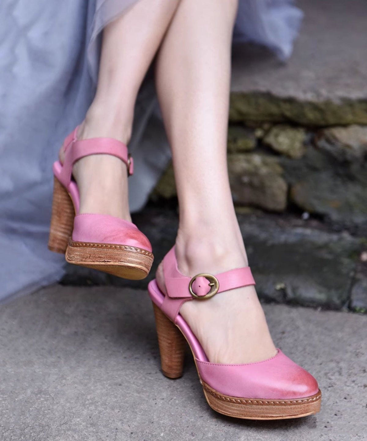 Graceful Orthopedic Sandals for Modern Look