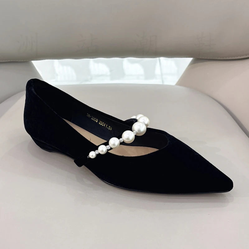 Chic Orthopedic Sandals with Unique Design