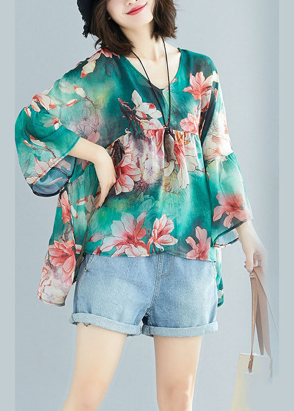 Effortlessly Elegant Top with a Timeless Design