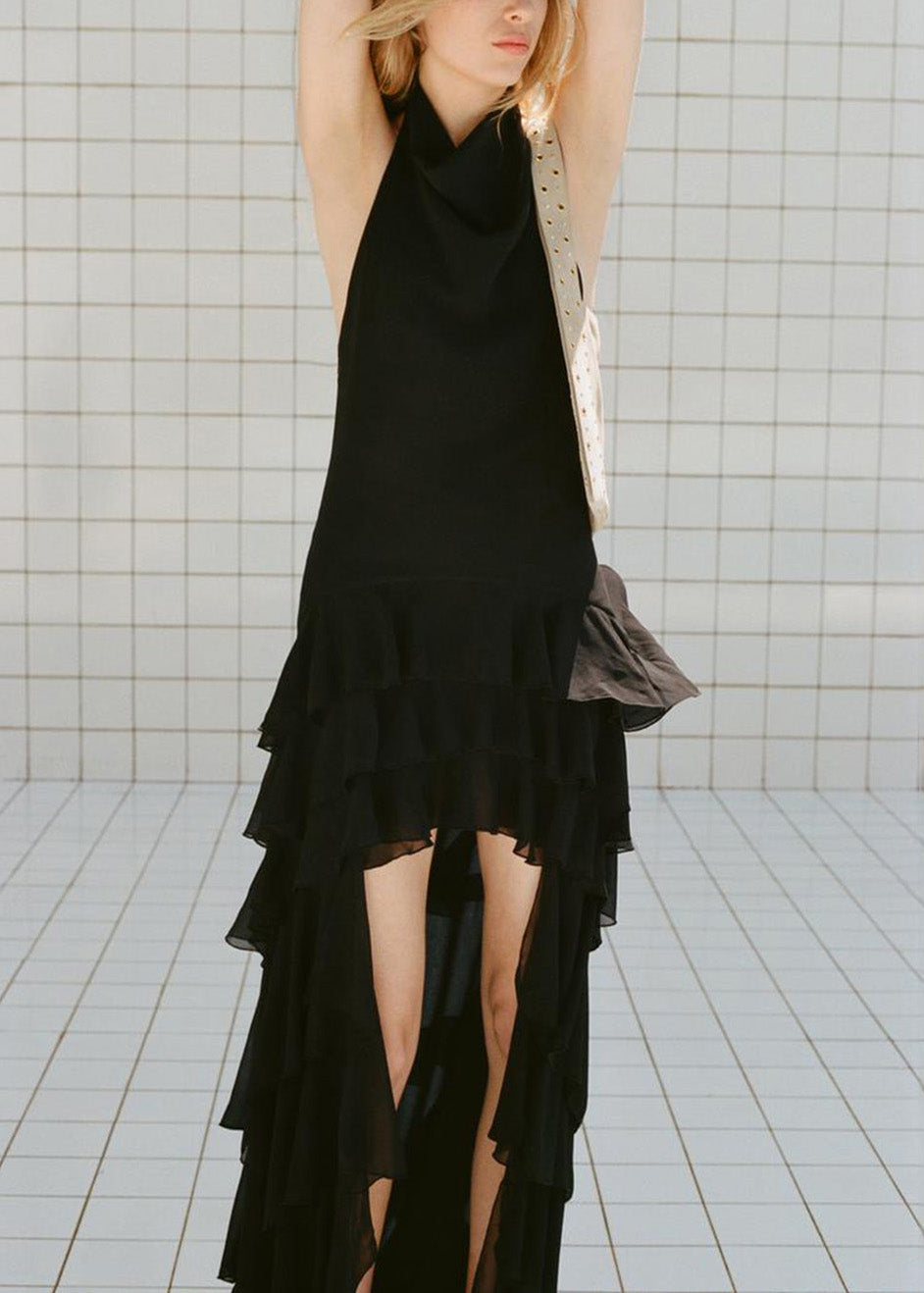 Effortlessly Elegant Dress with a Timeless Design