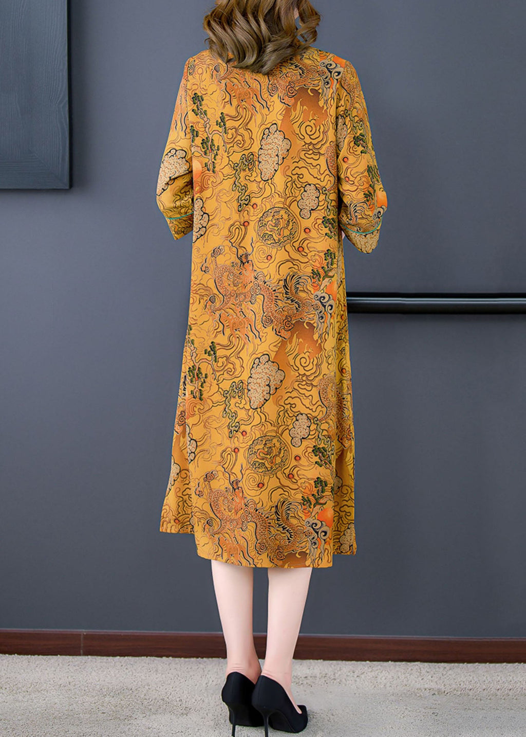 Classic Vintage Dress with a Flattering Fit