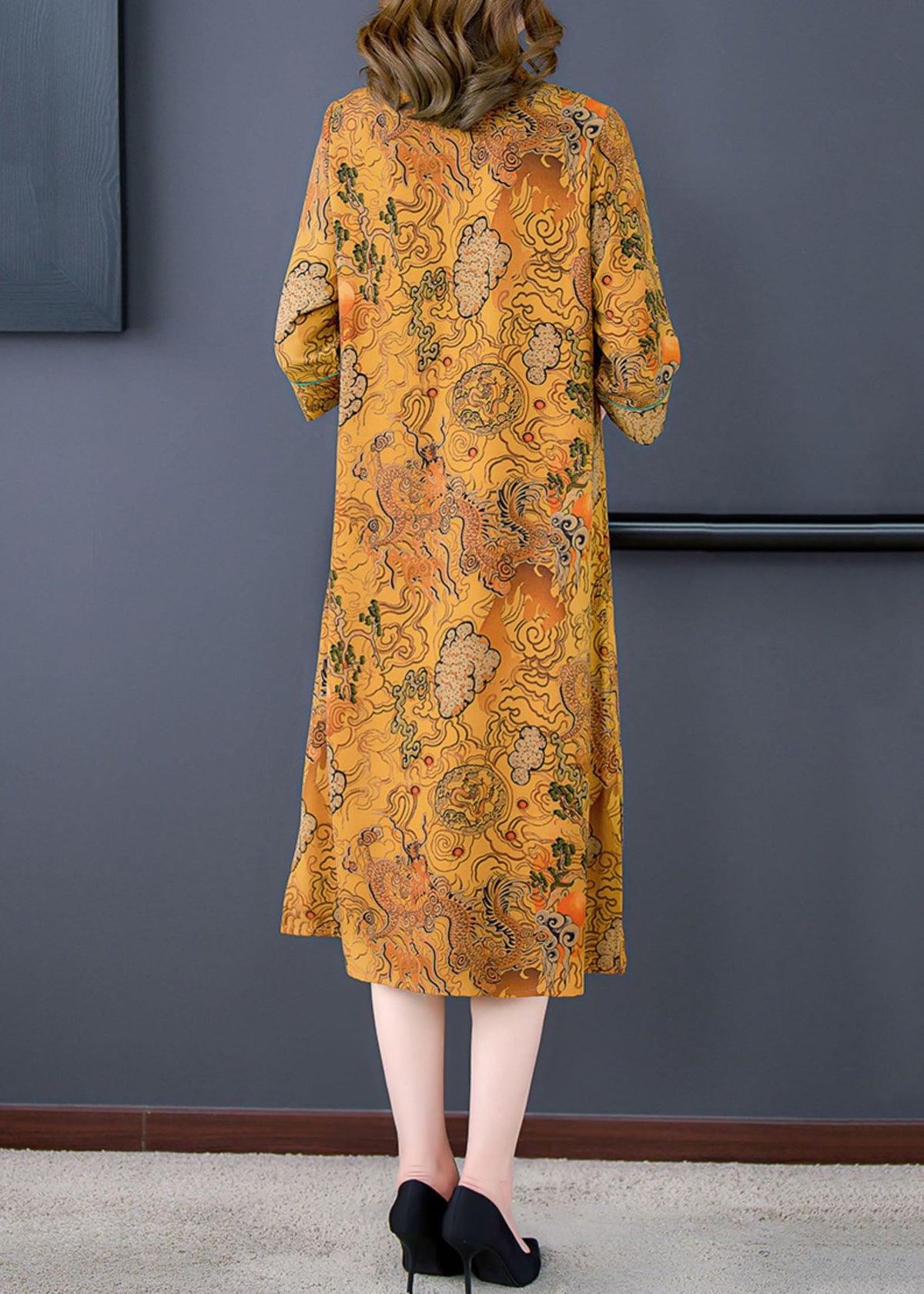 Classic Vintage Dress with a Flattering Fit