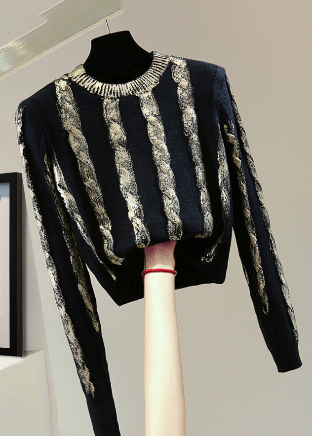 Classic Vintage Sweater with a Flattering Fit