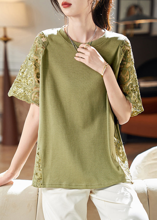 Classic Vintage Shirt with a Flattering Fit