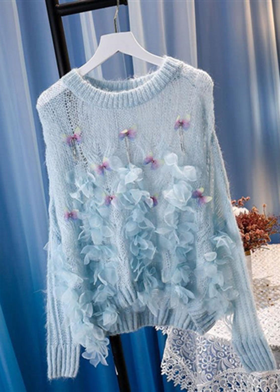 Classic Vintage Sweater with a Flattering Fit
