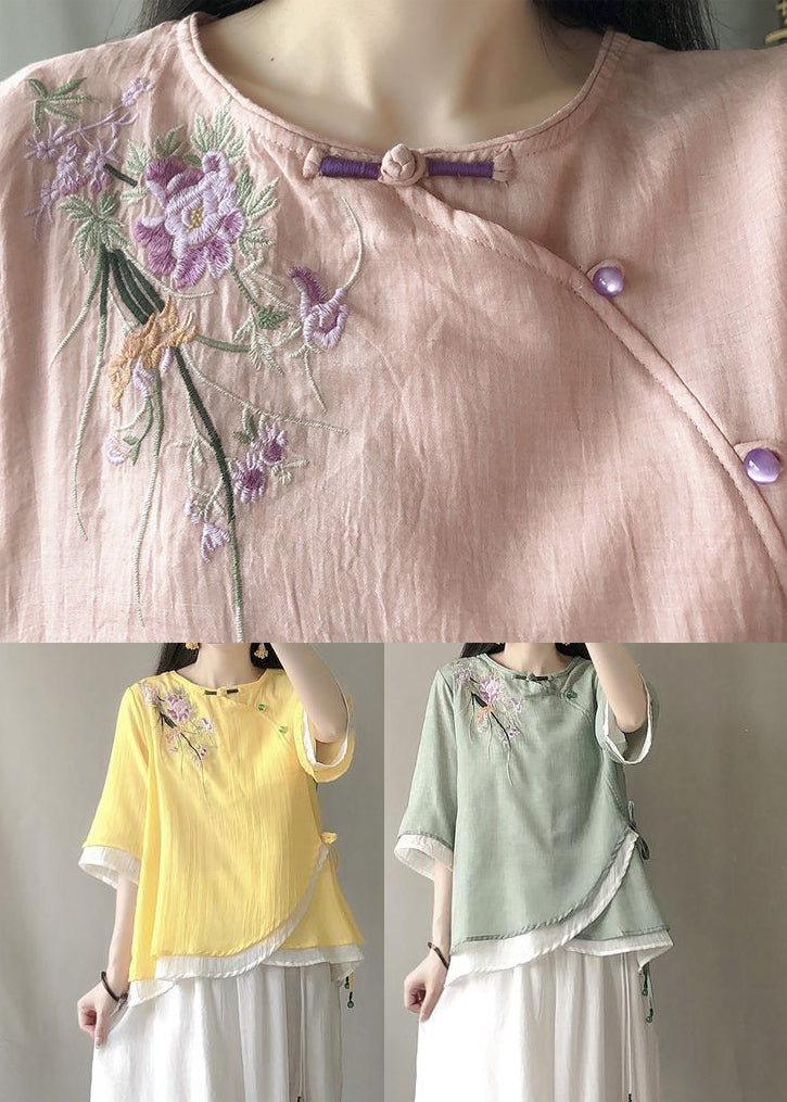 Well Tailored Blouse with a Graceful Silhouette
