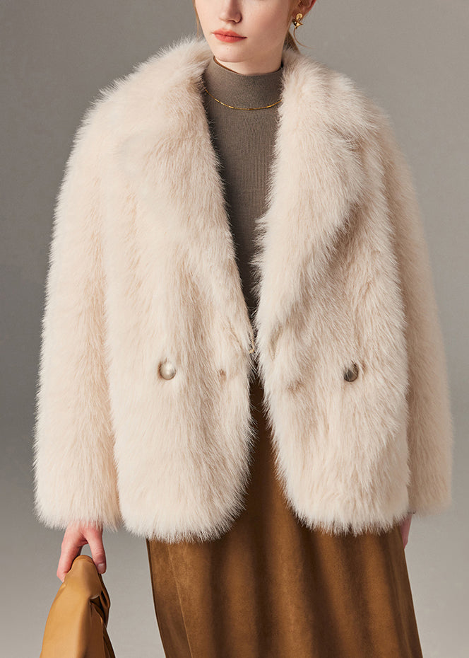 Beautifully Finished Coat in a Timeless Design