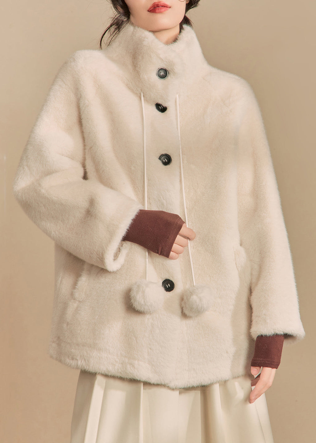 Effortlessly Elegant Coat with a Timeless Design