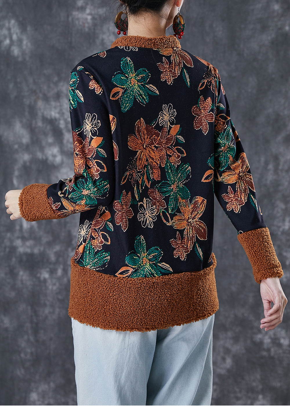Beautifully Finished Coat in a Timeless Design