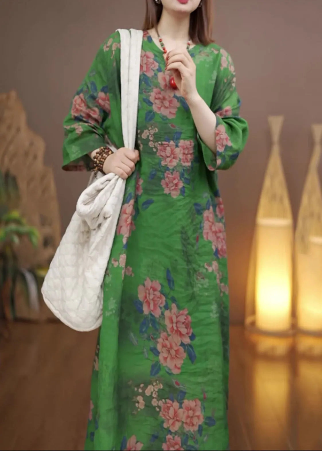 Well Tailored Dress with a Graceful Silhouette