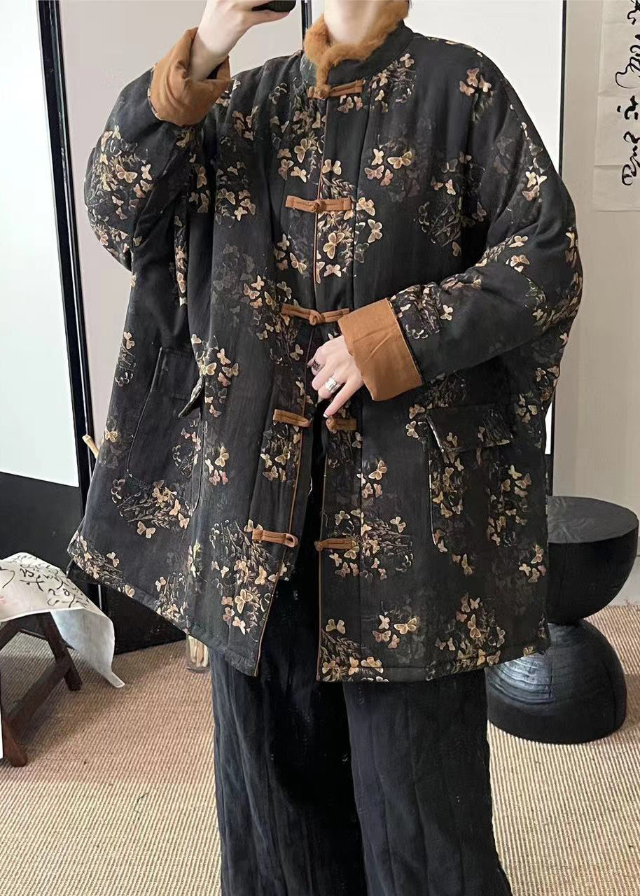 Effortlessly Elegant Coat with a Timeless Design