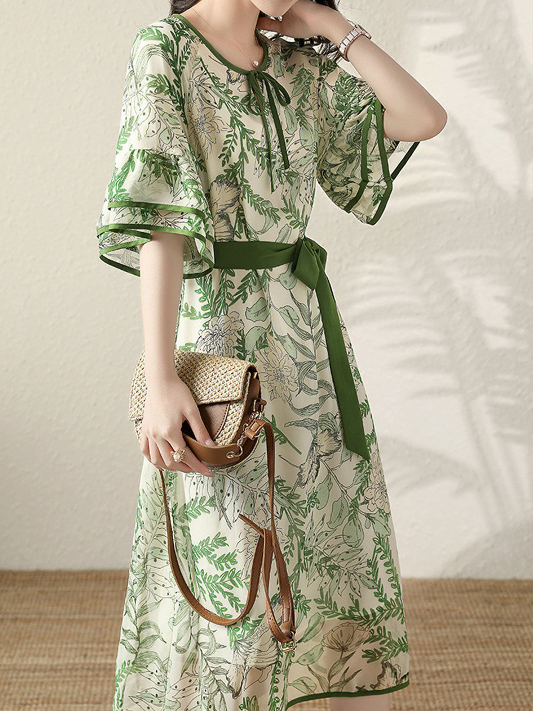 Classic Vintage Dress with a Flattering Fit