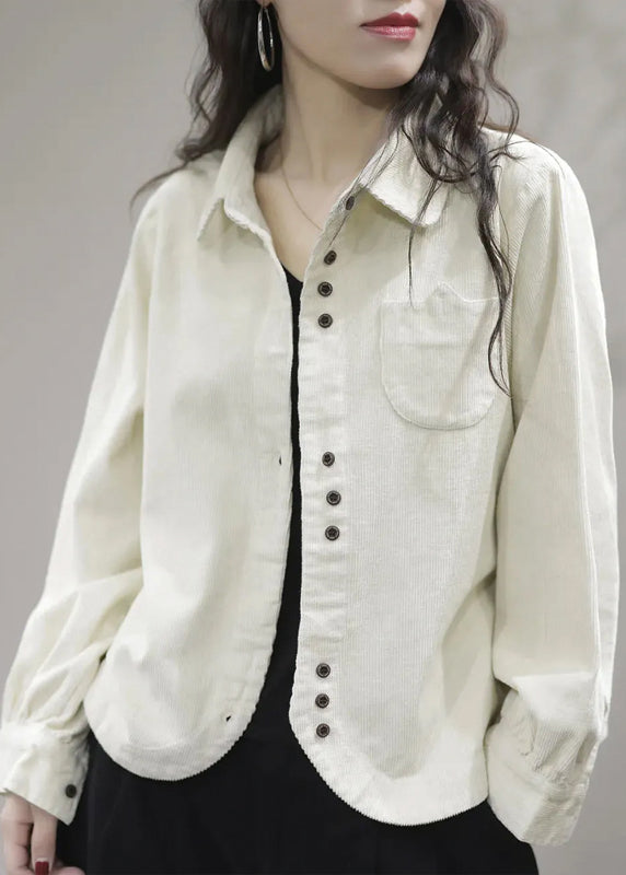 Well Tailored Coat with a Graceful Silhouette