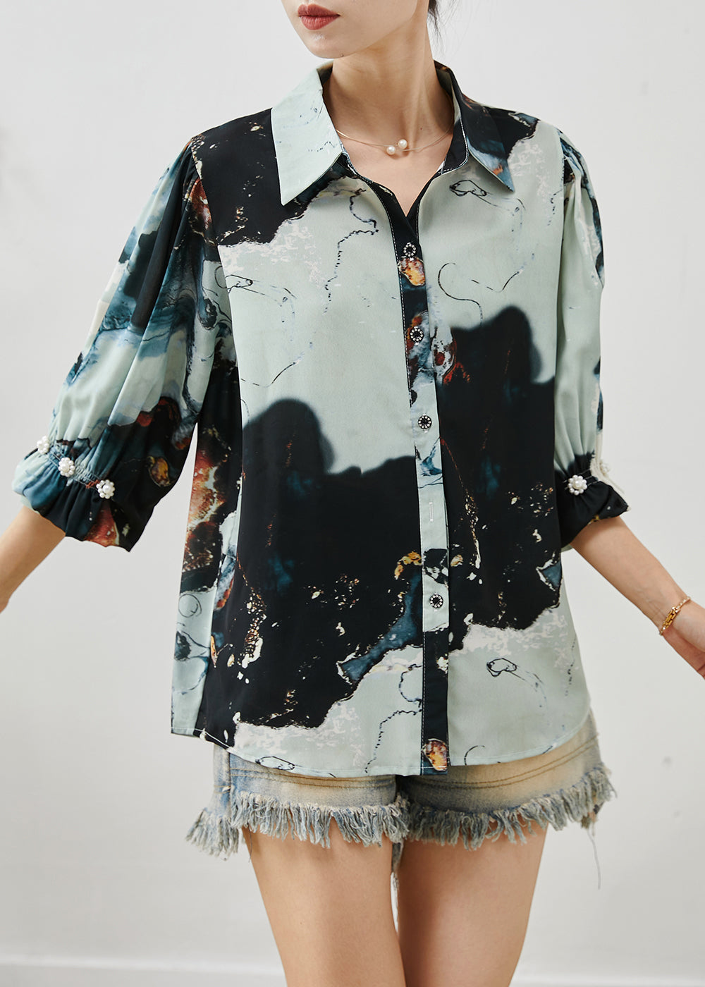 Sophisticated Blouse with a Clean Classic Look