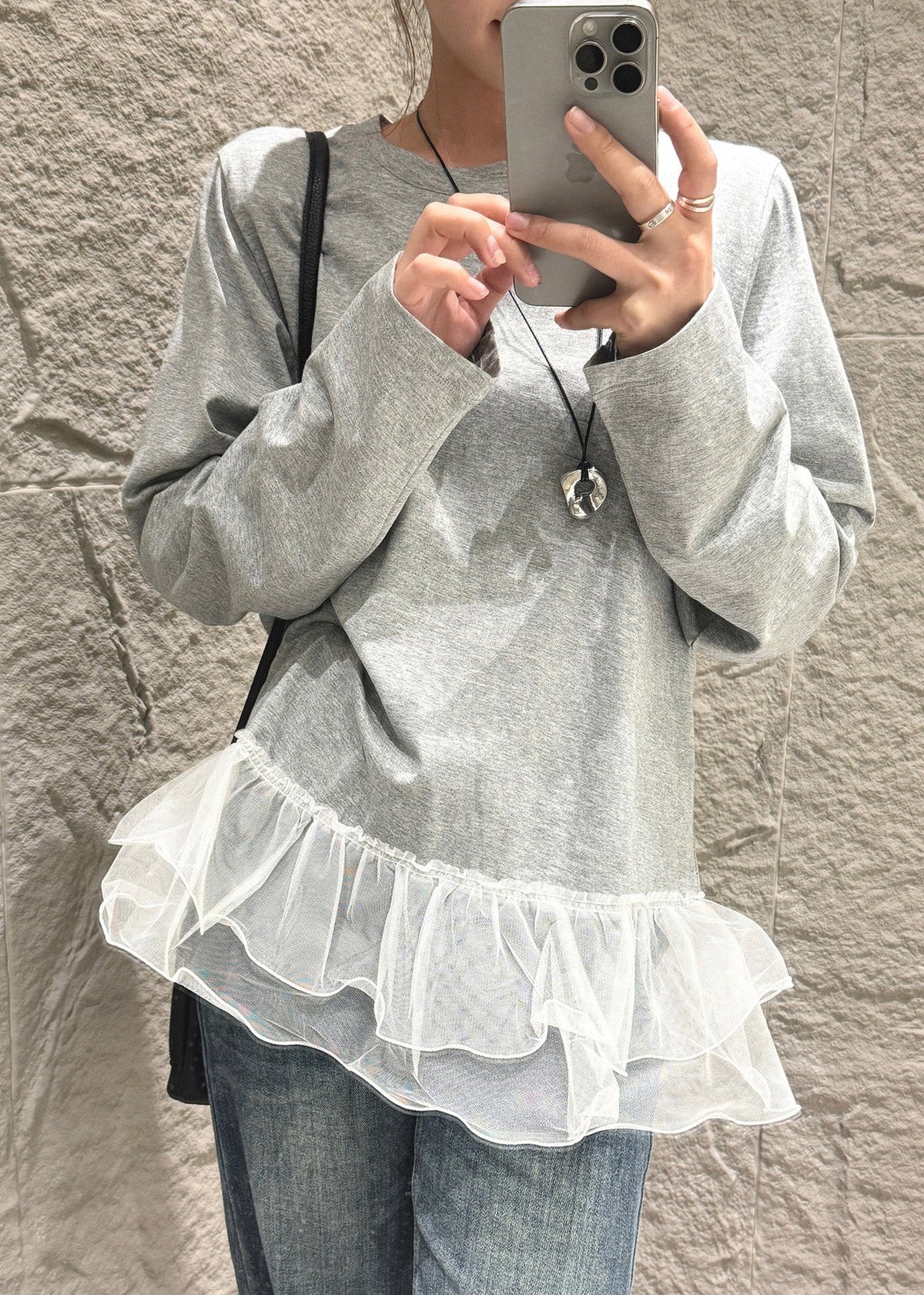 Well Tailored Blouse with a Graceful Silhouette