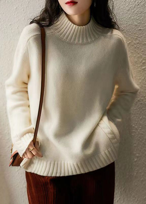 Effortlessly Elegant Sweater with a Timeless Design