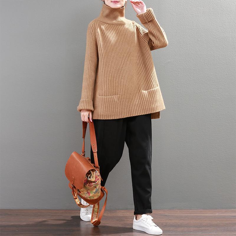 Well Tailored Sweater with a Graceful Silhouette