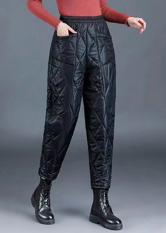 Effortlessly Elegant Pants with a Timeless Design
