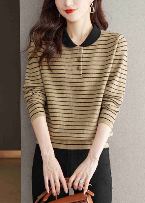 Effortlessly Elegant Sweater with a Timeless Design