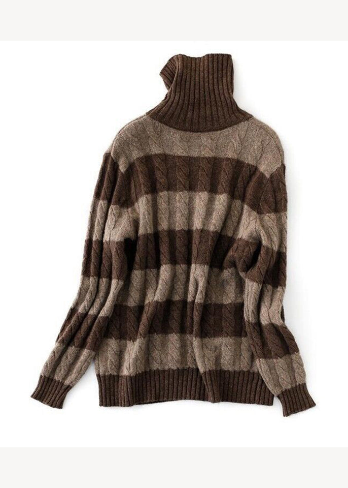 Well Tailored Sweater with a Graceful Silhouette