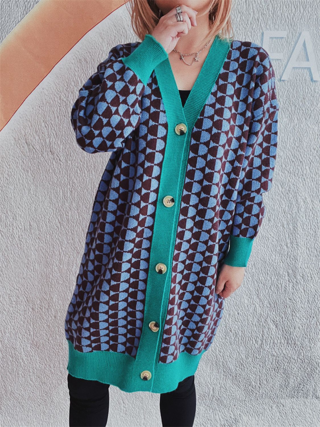 Effortlessly Elegant Cardigan with a Timeless Design