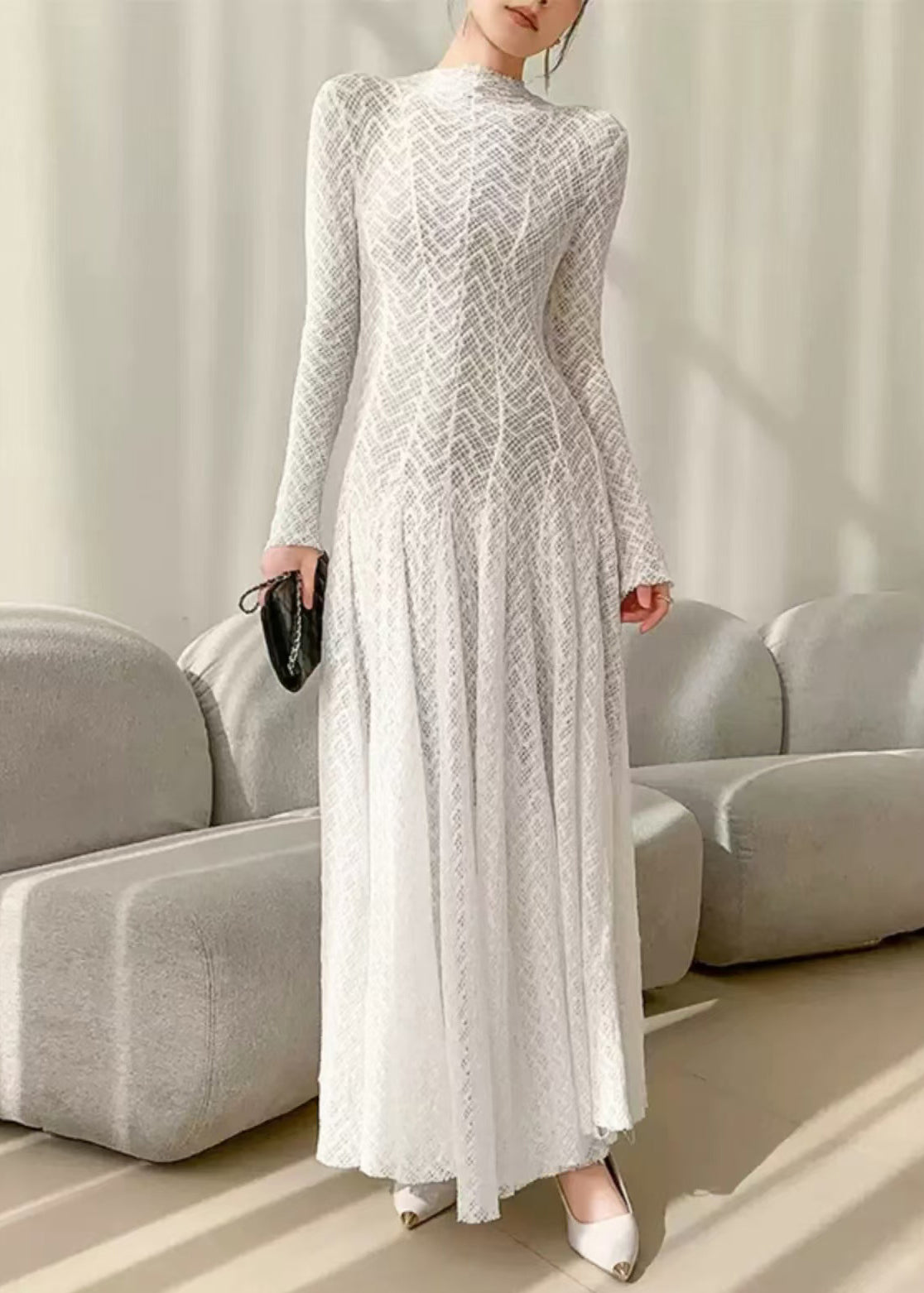 Beautifully Finished Dress in a Timeless Design