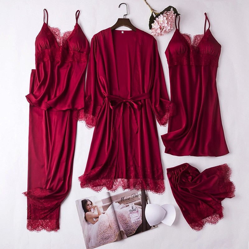 Finely Styled Garment with a Classic Vintage Look
