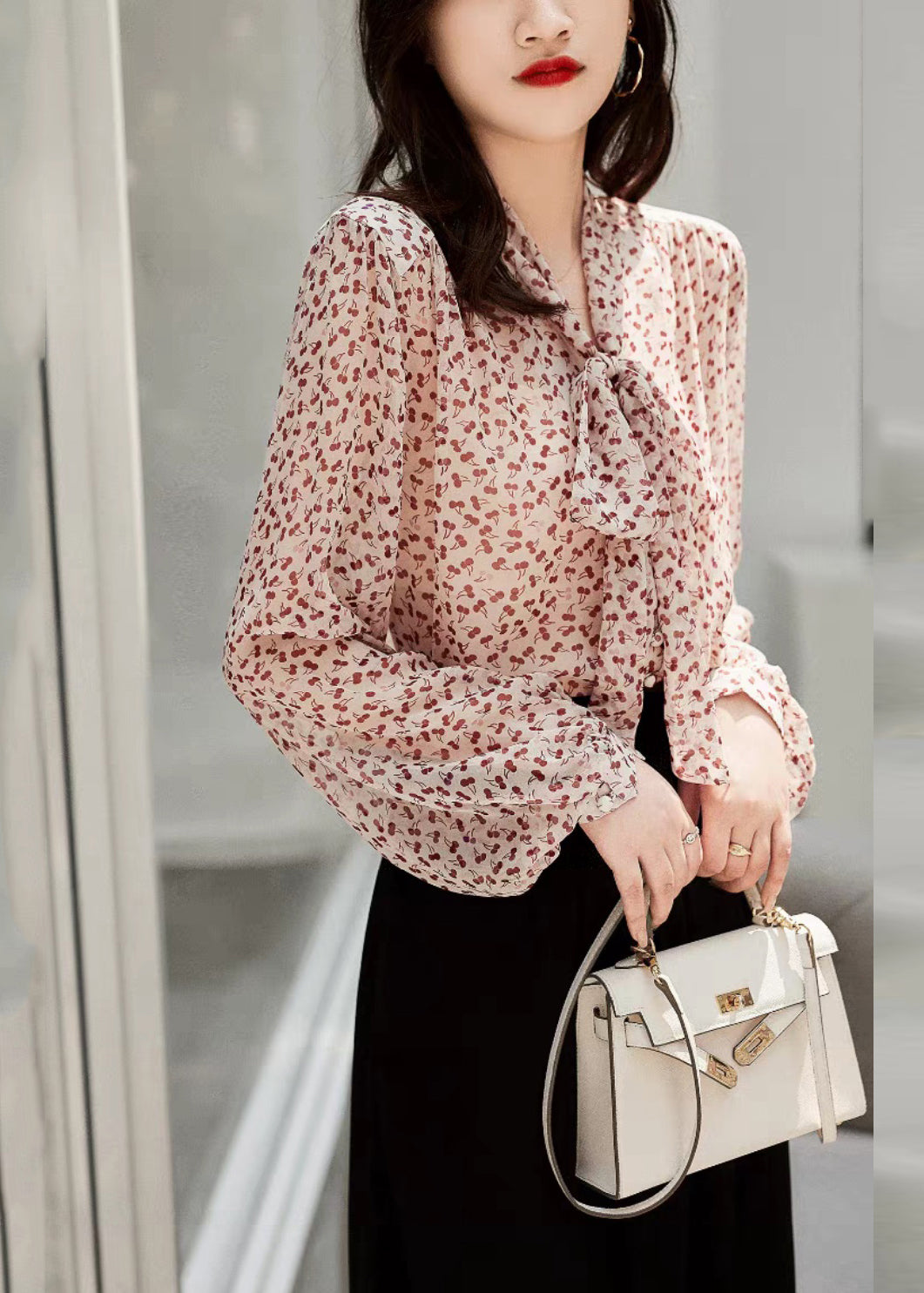 Effortlessly Elegant Top with a Timeless Design
