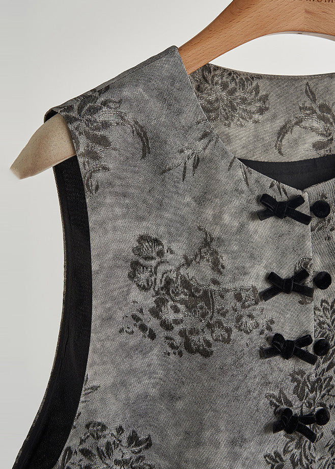 Sophisticated Garment with a Clean Classic Look