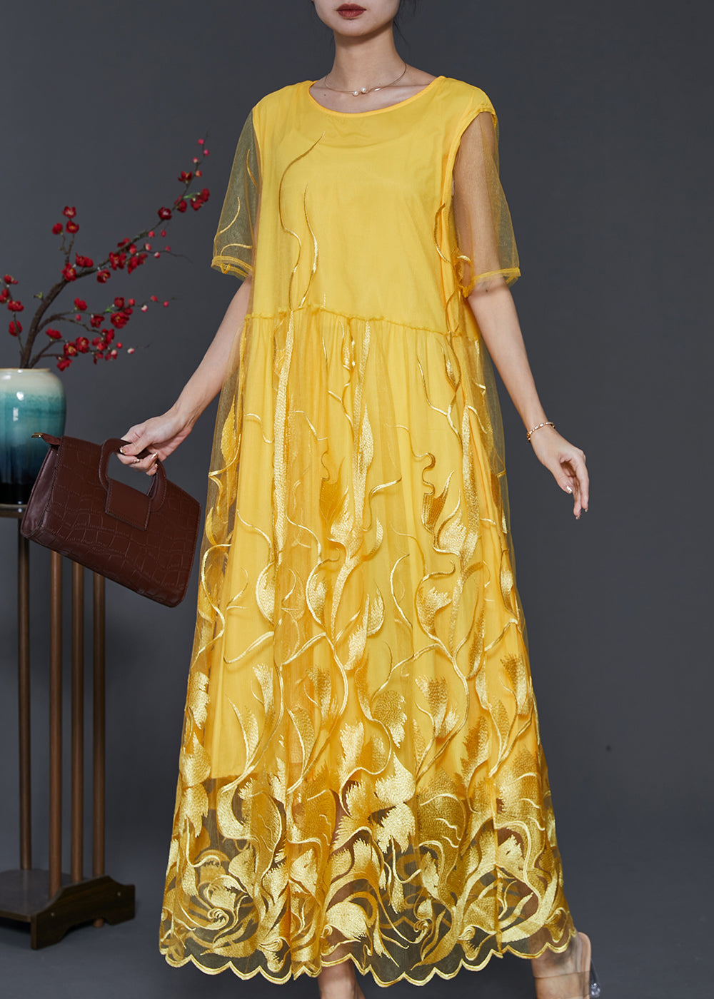 Well Tailored Dress with a Graceful Silhouette
