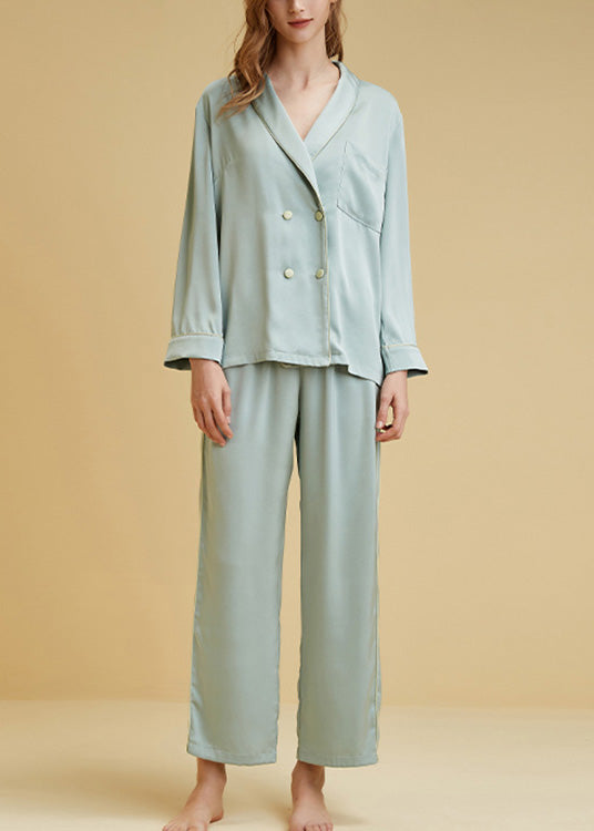 Finely Styled Garment with a Classic Vintage Look