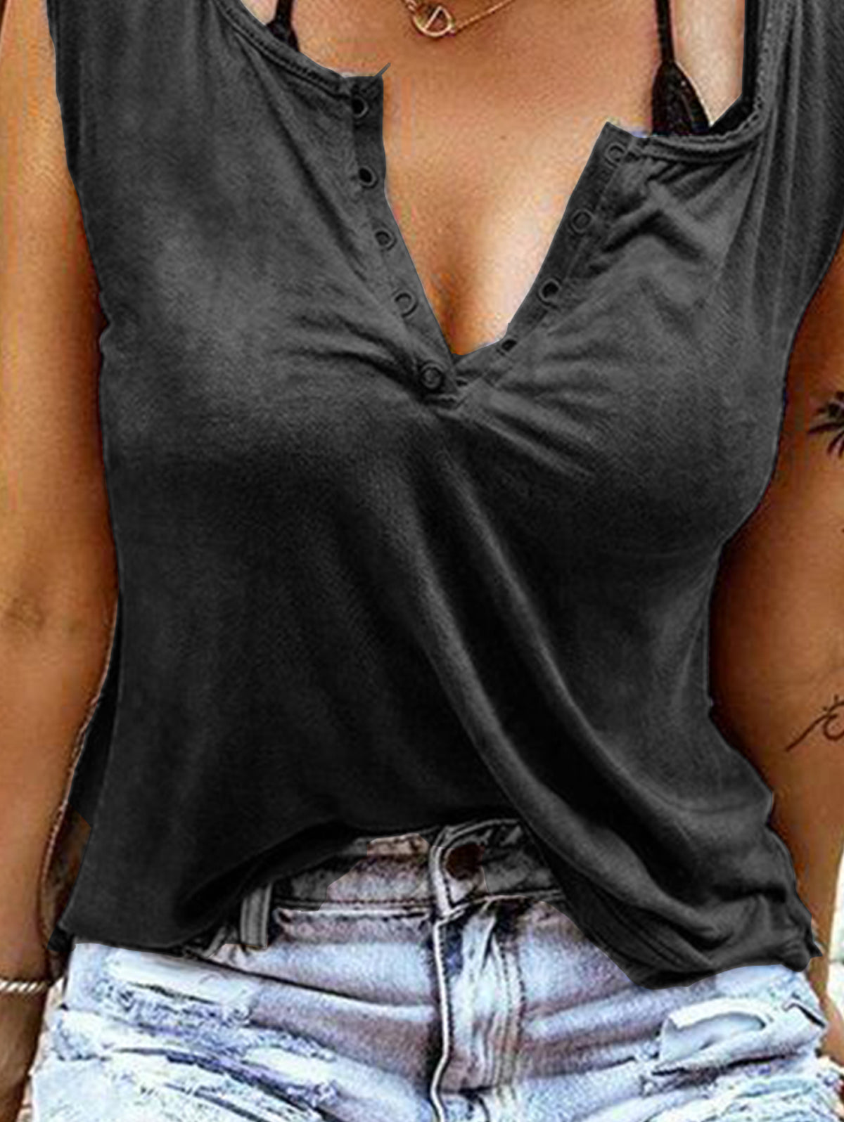 Effortlessly Elegant Top with a Timeless Design