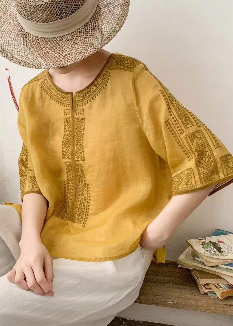 Classic Vintage Shirt with a Flattering Fit