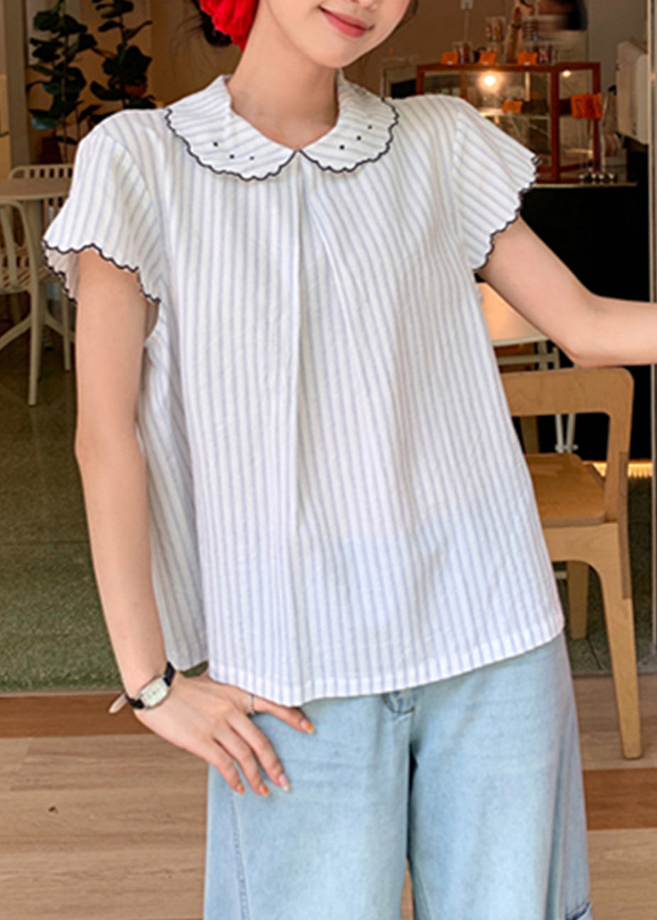 Classic Vintage Shirt with a Flattering Fit