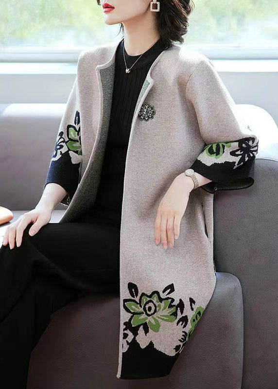Effortlessly Elegant Cardigan with a Timeless Design