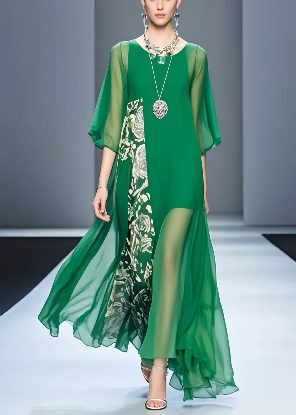 Beautifully Crafted Dress in a Classic Style