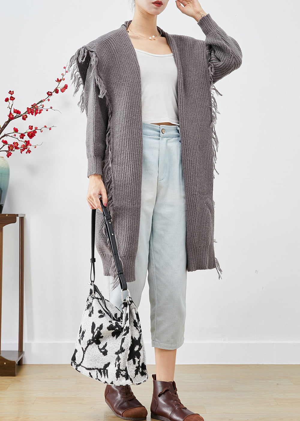 Effortlessly Elegant Cardigan with a Timeless Design