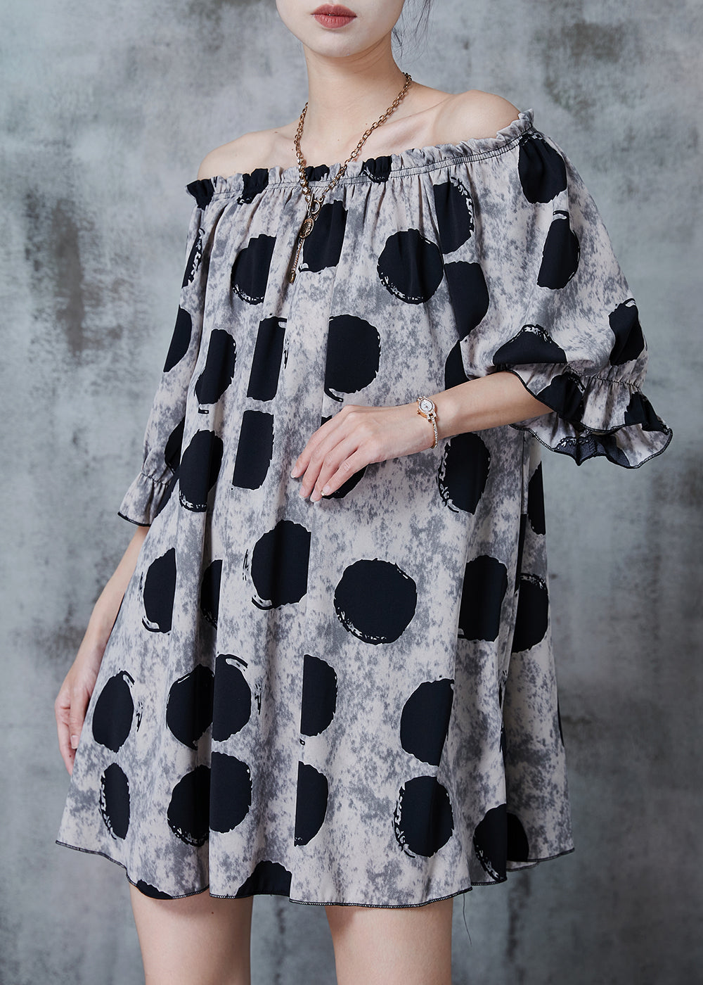 Effortlessly Elegant Top with a Timeless Design