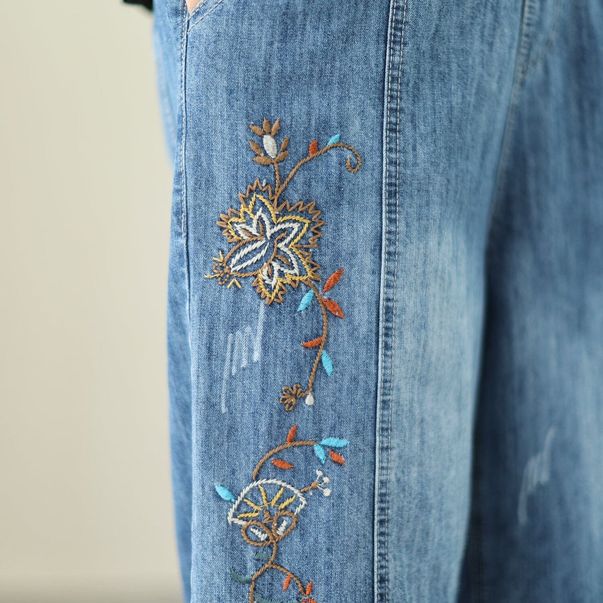 Well Tailored Pants with a Graceful Silhouette