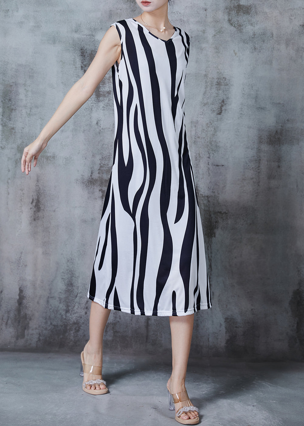 Classic Vintage Dress with a Flattering Fit
