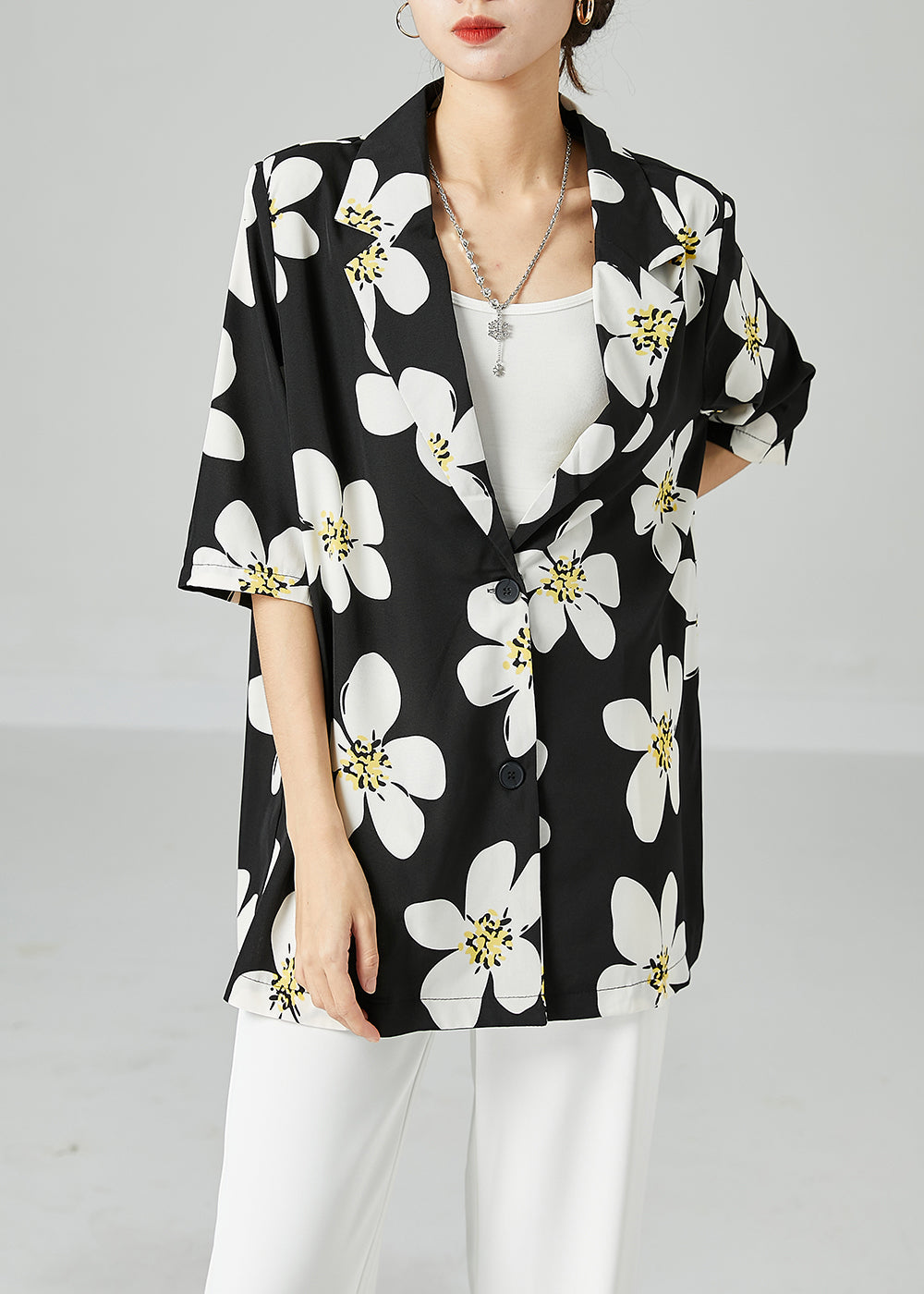 Sophisticated Blouse with a Clean Classic Look