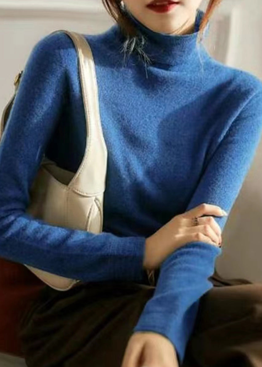 Classic Vintage Sweater with a Flattering Fit