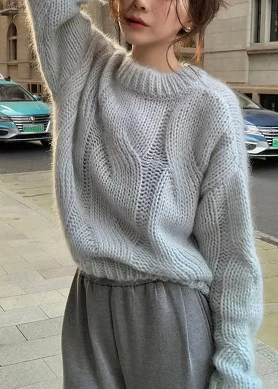 Effortlessly Elegant Sweater with a Timeless Design