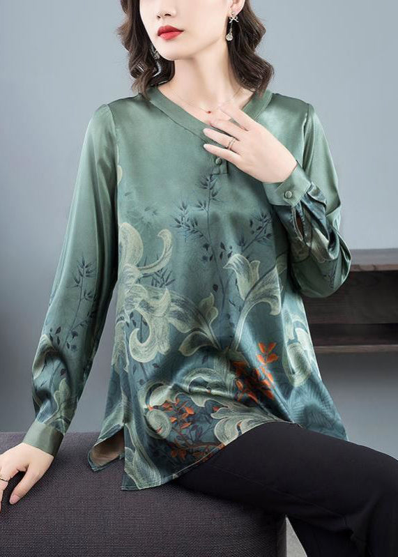 Well Tailored Top with a Graceful Silhouette
