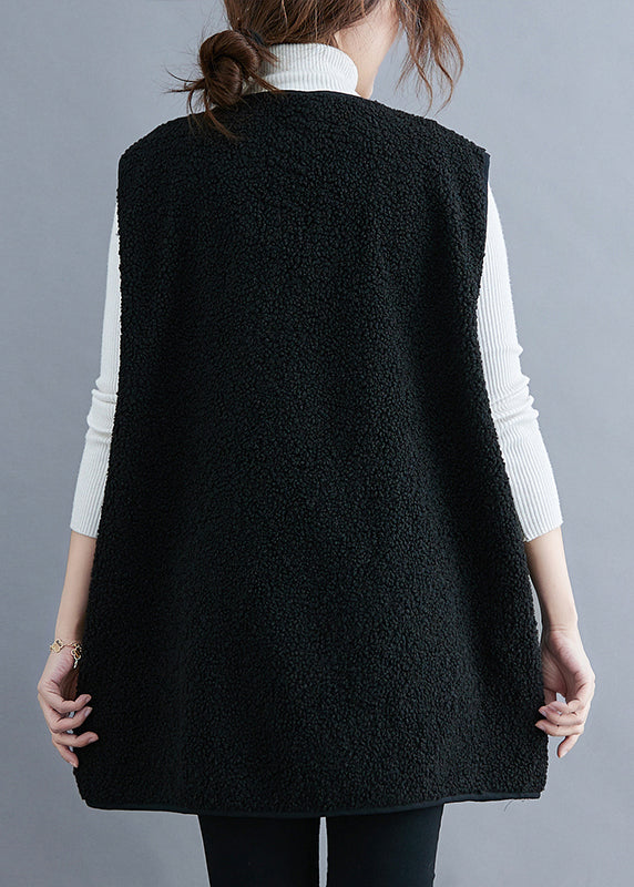 Beautifully Finished Coat in a Timeless Design