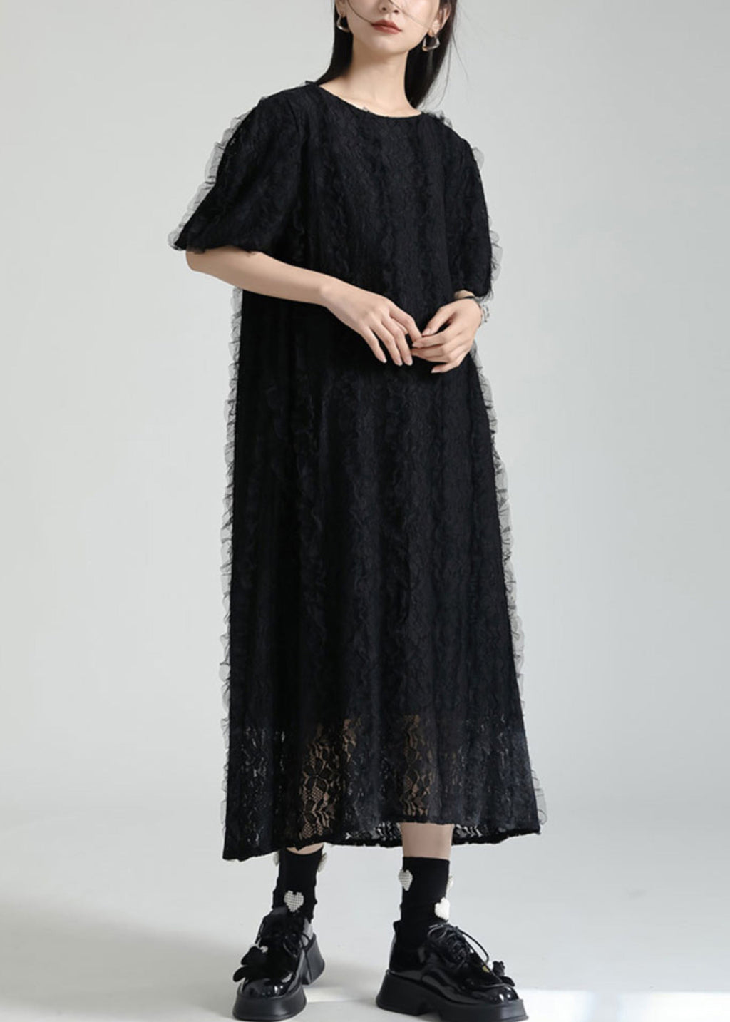 Effortlessly Elegant Dress with a Timeless Design