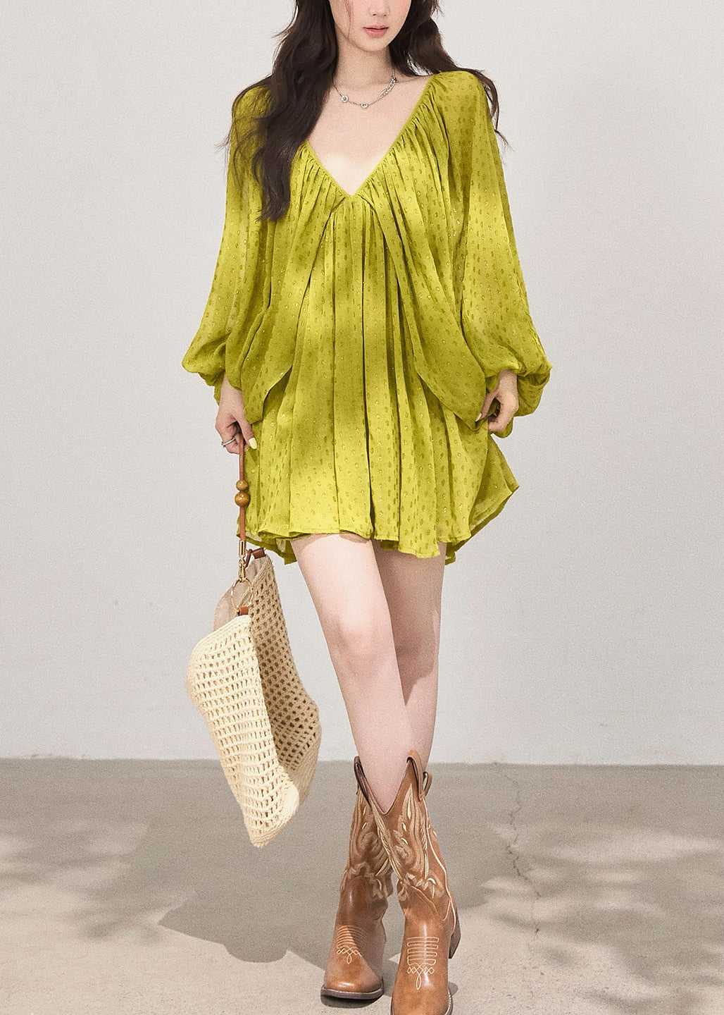Well Tailored Dress with a Graceful Silhouette