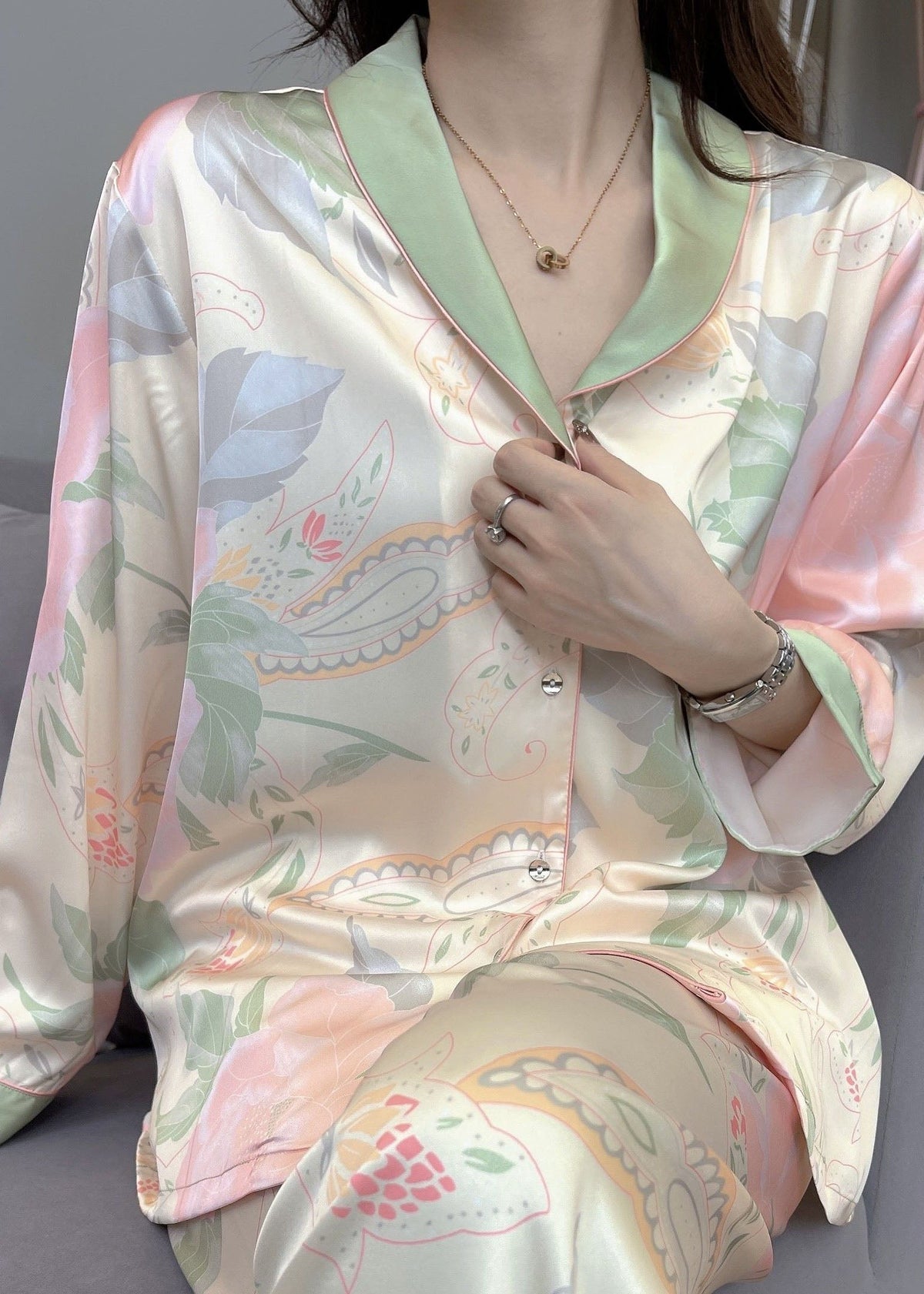 Finely Styled Garment with a Classic Vintage Look