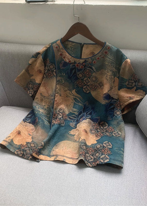 Effortlessly Elegant Top with a Timeless Design